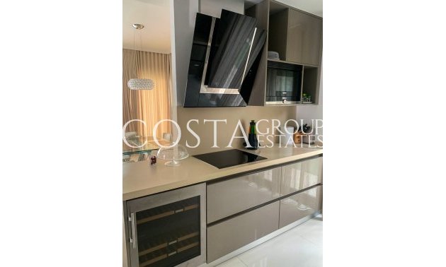 Resale - Villa -
Orihuela Costa - Campoamor