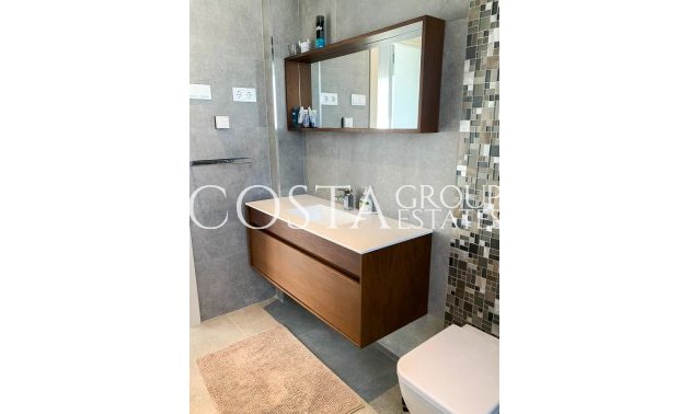 Resale - Villa -
Orihuela Costa - Campoamor