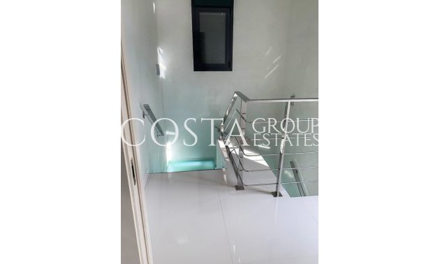 Resale - Villa -
Orihuela Costa - Campoamor