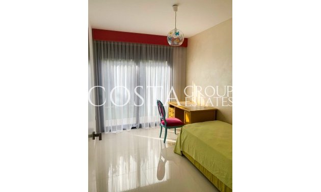 Resale - Villa -
Orihuela Costa - Campoamor