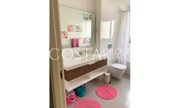 Resale - Villa -
Orihuela Costa - Campoamor