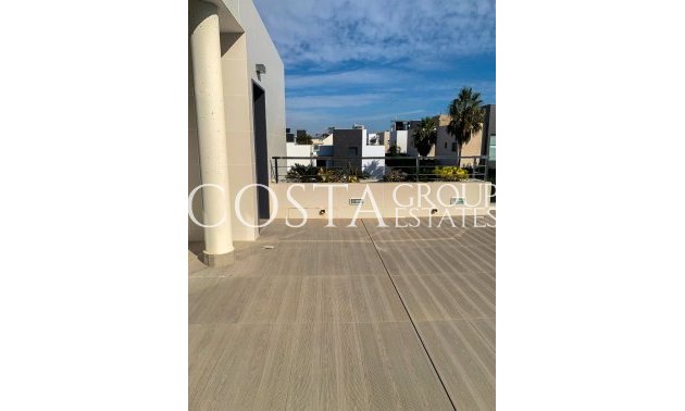 Resale - Villa -
Orihuela Costa - Campoamor