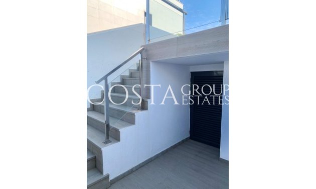 Resale - Villa -
Orihuela Costa - Campoamor