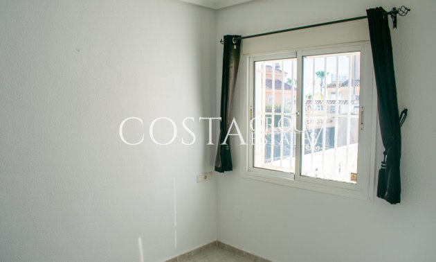 Resale - Villa -
Ciudad Quesada - Urbanizaciones