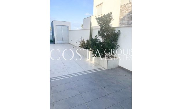 Resale - Villa -
Orihuela Costa - Mil Palmeras