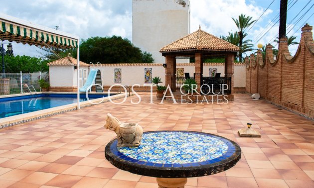 Revente - Villa -
Orihuela Costa - MUY CERCA DE LA PLAYA