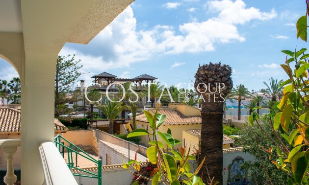 Revente - Villa -
Orihuela Costa - MUY CERCA DE LA PLAYA