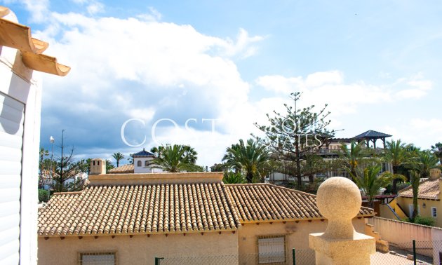 Revente - Villa -
Orihuela Costa - MUY CERCA DE LA PLAYA