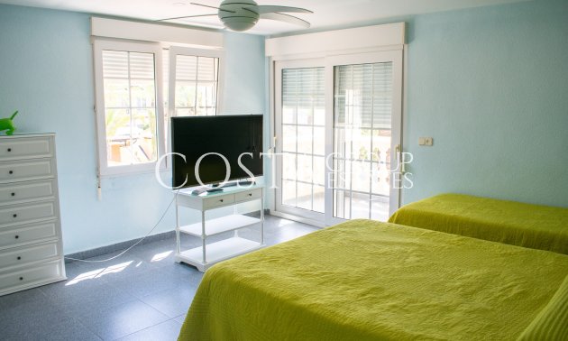 Revente - Villa -
Orihuela Costa - MUY CERCA DE LA PLAYA