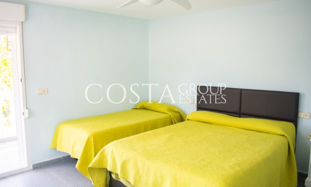 Revente - Villa -
Orihuela Costa - MUY CERCA DE LA PLAYA