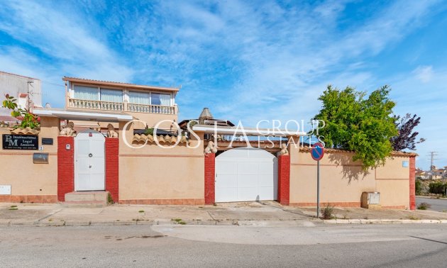 Resale - Villa -
Ciudad Quesada