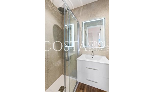 Odsprzedaż - Apartament -
Torrevieja - Punta Prima