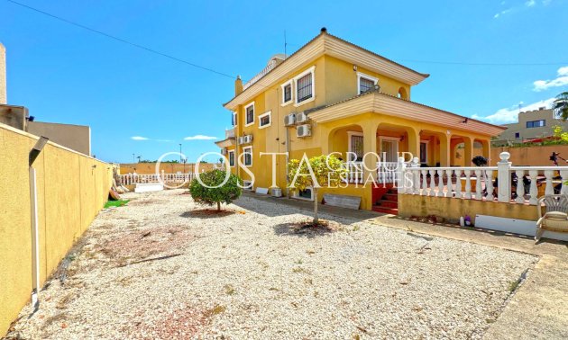 Resale - Villa -
Torrevieja - Los Balcones - Los Altos del Edén