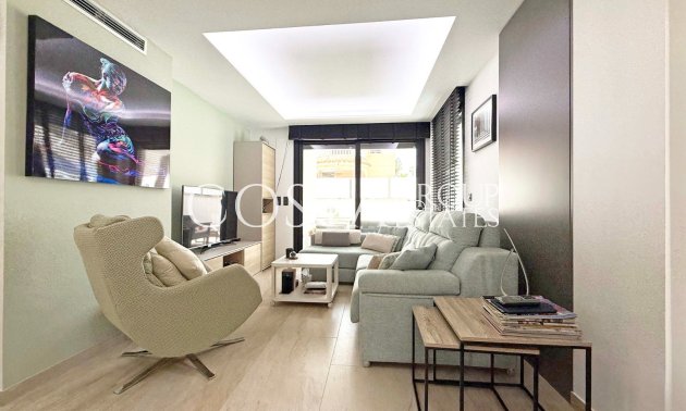 Resale - Villa -
Orihuela Costa - Villamartín