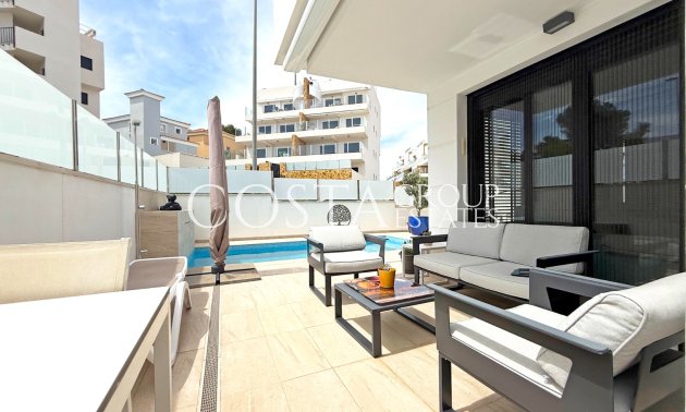 Resale - Villa -
Orihuela Costa - Villamartín