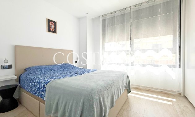 Resale - Villa -
Orihuela Costa - Villamartín