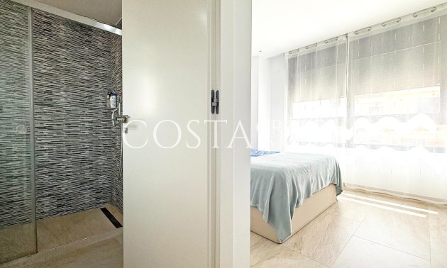 Resale - Villa -
Orihuela Costa - Villamartín