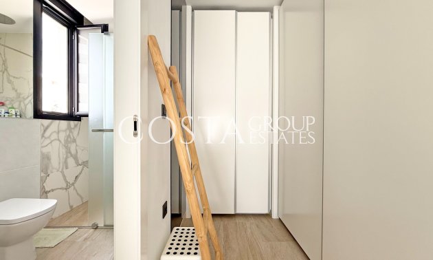 Resale - Villa -
Orihuela Costa - Villamartín