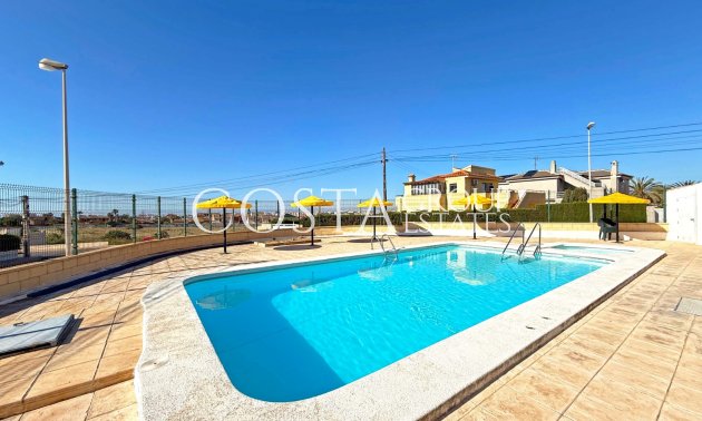 Resale - House -
Torrevieja - Torrelamata - La Mata