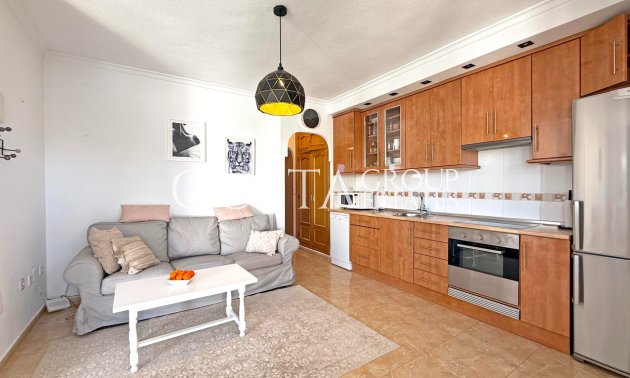 Resale - House -
Torrevieja - Torrelamata - La Mata