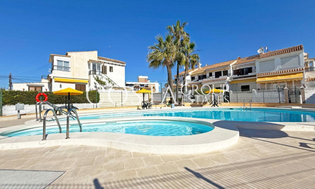 Resale - House -
Torrevieja - Torrelamata - La Mata