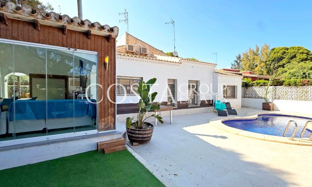 Resale - Villa -
Orihuela Costa - Punta Prima