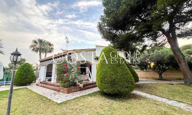 Resale - Villa -
Orihuela Costa - Punta Prima