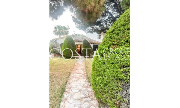 Resale - Villa -
Orihuela Costa - Punta Prima