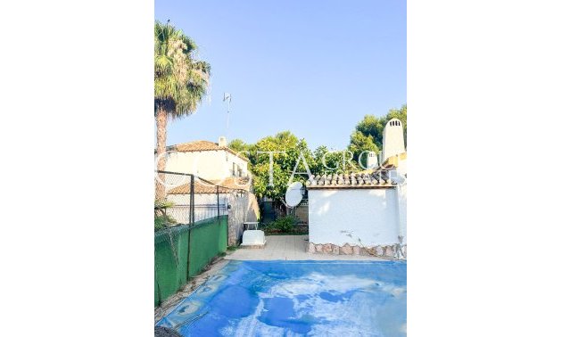 Resale - Villa -
Orihuela Costa - Punta Prima