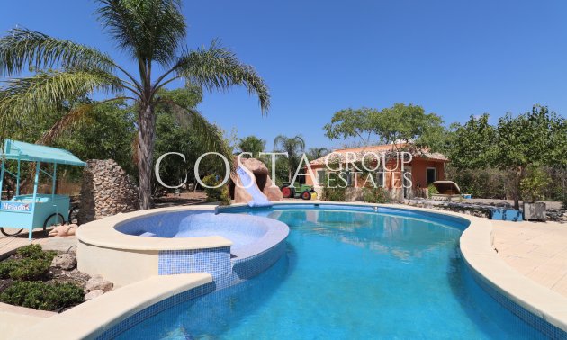Revente - Villa -
Catral