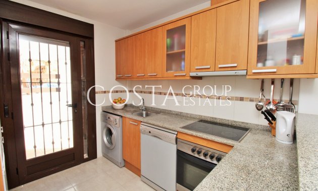 Resale - Villa -
Villamartín - PAU 8