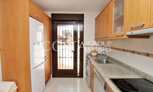 Resale - Villa -
Villamartín - PAU 8