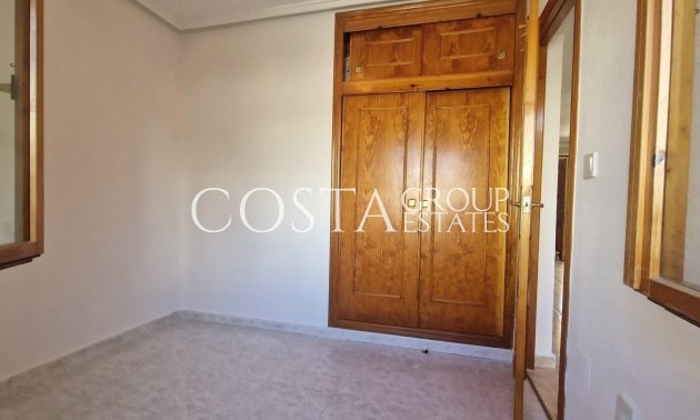 Wiederverkauf - House -
Torrevieja - Los Altos