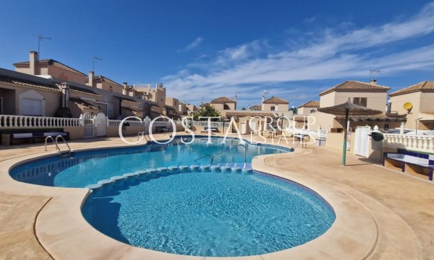 Wiederverkauf - House -
Torrevieja - Los Altos