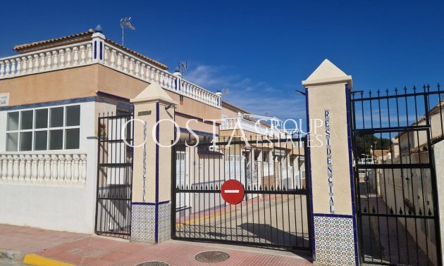 Wiederverkauf - House -
Torrevieja - Los Altos
