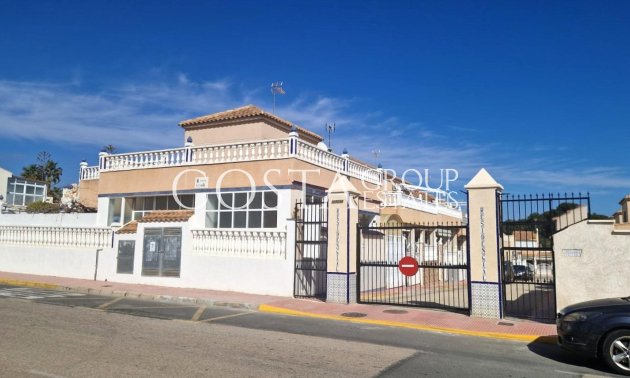 Wiederverkauf - House -
Torrevieja - Los Altos