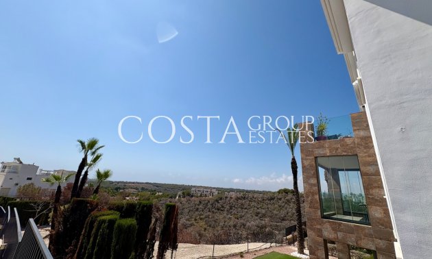 Herverkoop - Huis -
Dehesa de Campoamor - Las Ramblas
