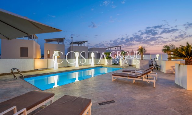 Resale - Villa -
Orihuela Costa - Villamartín