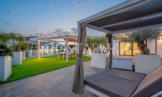 Resale - Villa -
Orihuela Costa - Villamartín