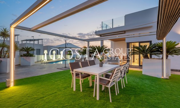 Resale - Villa -
Orihuela Costa - Villamartín