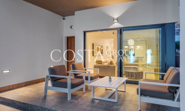 Resale - Villa -
Orihuela Costa - Villamartín