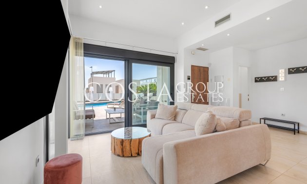 Resale - Villa -
Orihuela Costa - Villamartín