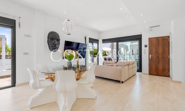 Resale - Villa -
Orihuela Costa - Villamartín