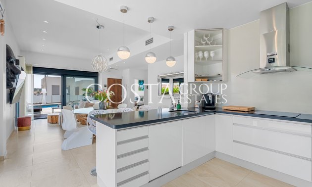 Resale - Villa -
Orihuela Costa - Villamartín
