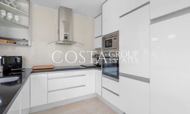 Resale - Villa -
Orihuela Costa - Villamartín