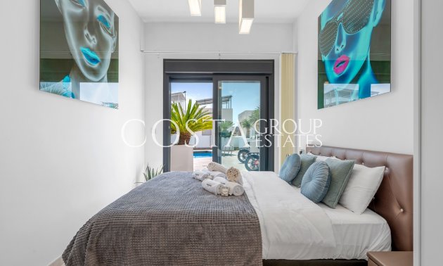 Resale - Villa -
Orihuela Costa - Villamartín