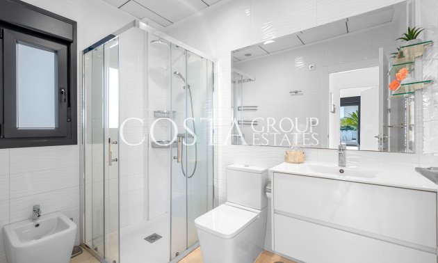 Resale - Villa -
Orihuela Costa - Villamartín