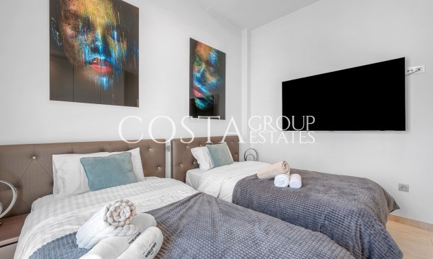 Resale - Villa -
Orihuela Costa - Villamartín