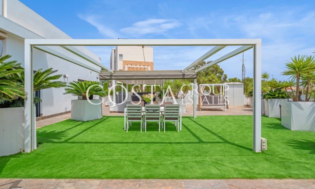 Resale - Villa -
Orihuela Costa - Villamartín