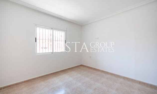 Revente - Villa -
Algorfa